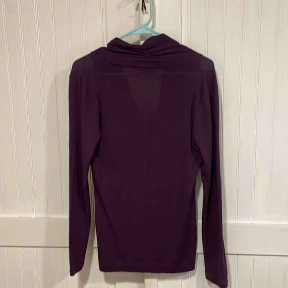 BANANA REPUBLIC, adorable, eggplant long sleeve top size MP - Picture 3 of 6